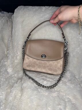 Coach signature Cassie 19